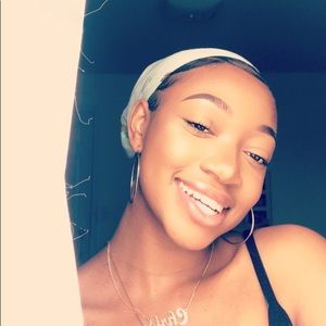 Meet your Posher, Sierra